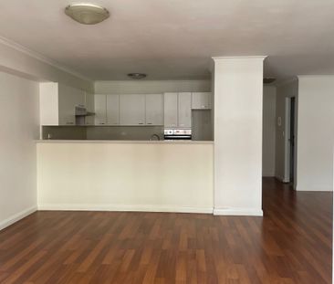 Spacious Two Bedroom with Parking at the Heart of Pyrmont - Photo 2