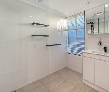 Space, Function & Flexibility – Fully Renovated Family Home with Wo... - Photo 5