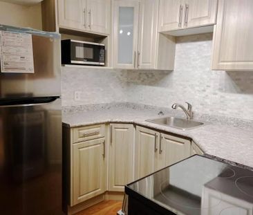 For Lease - 2 Edgewood Gardens, Toronto, Ontario - Photo 2