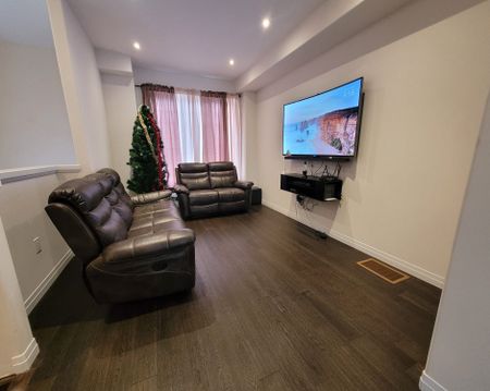 For Lease - 6 Pringle Lane, Hamilton, Ontario - Photo 2