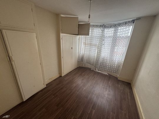 3 Bed Terraced House, Hythe Road, CR7 - Photo 1