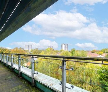 Room in a Shared Flat, The Base, B16 - Photo 2