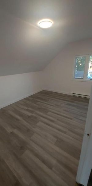 Beau petit 4 et demi rénové a Longueuil pour 1er juillet - Photo 1