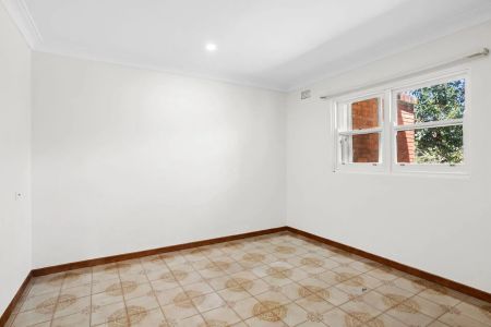 4B Pine Avenue, Brookvale. - Photo 3