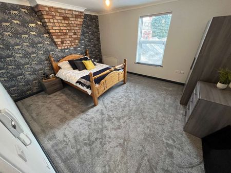 St. Catherines Grove Room 2 - Photo 5