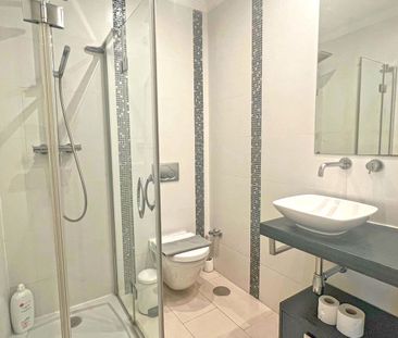 Middle Floor Apartment in Marbella - Photo 3