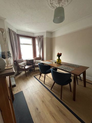 3 Bed Terraced House, Lebanon Road, CR0 - Photo 3