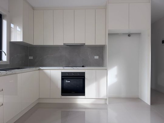 BRAND NEW 2 BEDROOM GRANNY FLAT - Photo 1