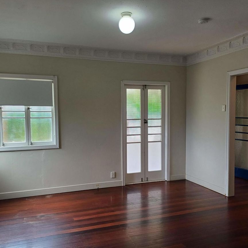 1 Newbolt Street, 4121, Holland Park Qld - Photo 1