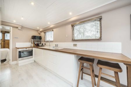 The Hollows, Brentford, TW8, London - Photo 4