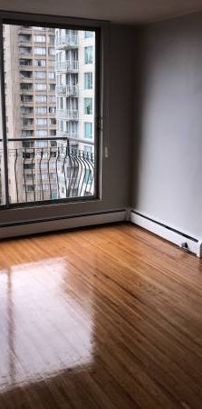 PET FRIENDLY! 1 bedroom suite in the West end - Photo 1