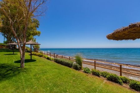 Top Floor Apartment in Estepona - Photo 4