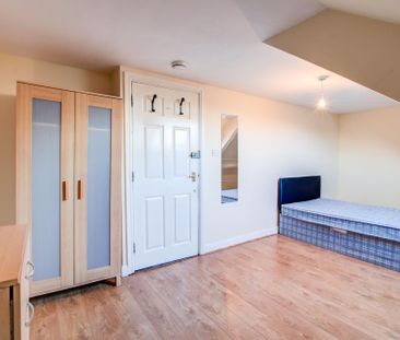 8 bedroom terraced house to rent - Photo 6