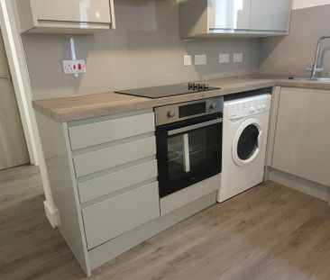 Flat 2, 19 Mundy Place, Cathays, Cardiff, CF24 4BZ - Photo 3