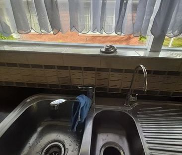 Charming 3BR Family Haven in Kelston - Photo 4