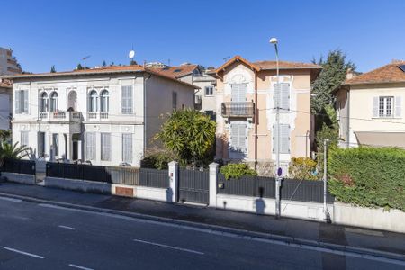 Location Appartement 3 pièces 52m² NICE 06100 - Photo 2