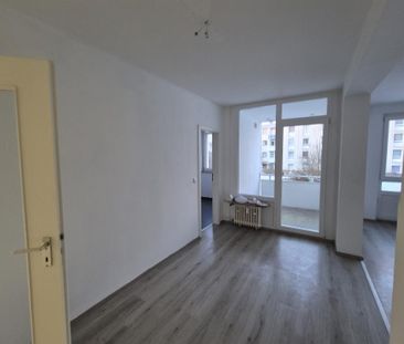 schöne 3-Zimmer-Wohnung mit Balkon! - Foto 4