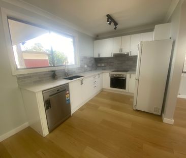 FOR LEASE - Spacious Renovated 3 Bedroom Home - Photo 4