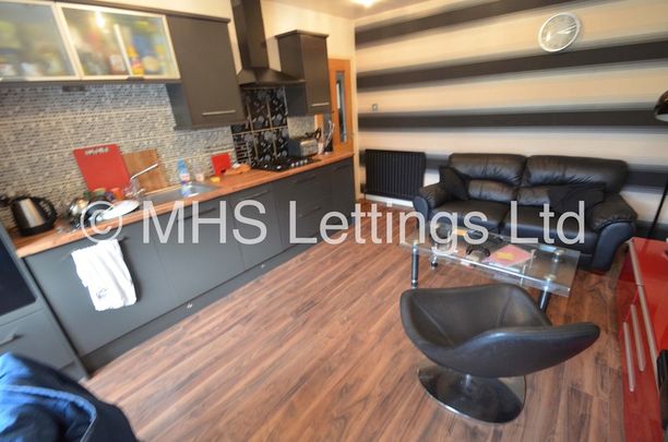 3 Bedroom Apartment for rent in The Poplars - Photo 1