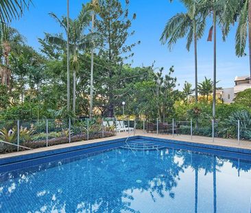 Iconic light filled apartment - Photo 2