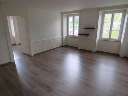 Grand appartement de 4 pièces au centre du village - Photo 2