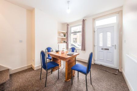 2 bedroom terraced house to rent - Photo 3