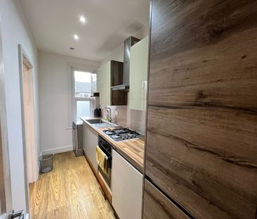 2 Bed Flat, Barking Road, E13 - Photo 5