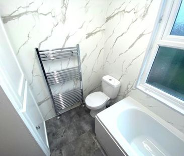 3 bedroom end of terrace house to rent - Photo 6