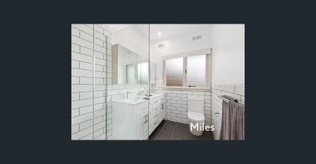 DELIGHTFUL HOME IN THE HEART OF IVANHOE EAST - Photo 5