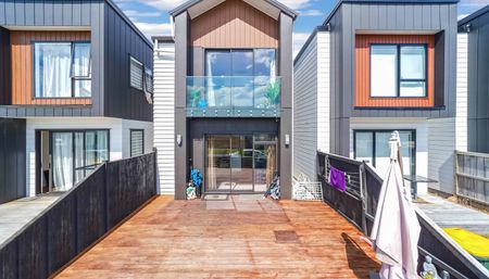 Ideal Family Rental Home in Takanini! - Photo 4