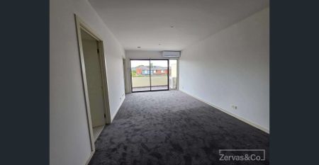 Beautiful 2-Bedroom Apartment in Prime Clayton Location - Photo 4