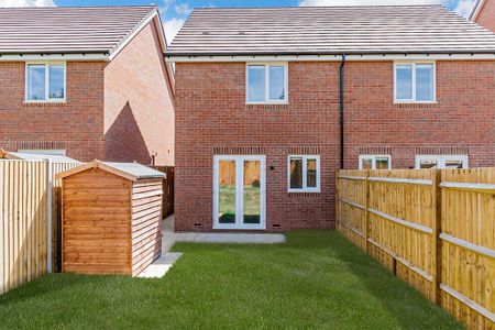 2 bedroom semi-detached house to rent - Photo 4