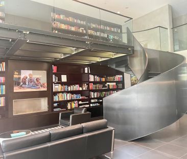 Two Large Bedroom Apartment with City Views - Photo 5