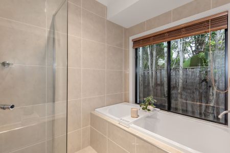 Stunning Home in Sought After Gated Community Coomera Waters - Photo 4