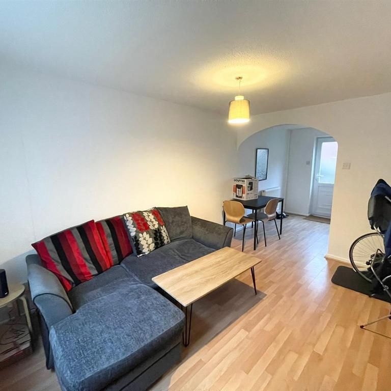 2 bedroom semi-detached house to rent - Photo 1