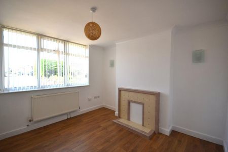 3 bedroom semi-detached house to rent - Photo 3