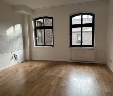 Altbau mit Wohnküche und hohen Decken - Photo 2