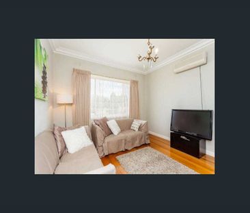 "Charming 3-Bedroom Home in Bell Park – Perfect for Families!" - Photo 1