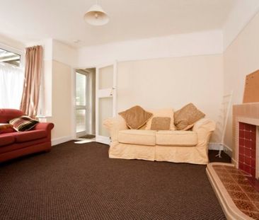 4 DOUBLE Bedroom Student House - FINAL YEAR STUDENTS ONLY - Photo 1