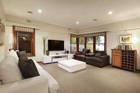 61 Nicholson Street, NUNAWADING - Photo 4