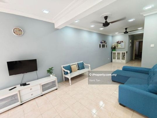 Taman Pinggiran Putra, Seri Kembangan - Photo 1