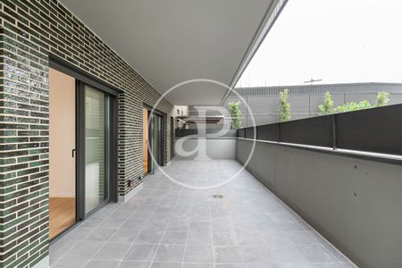 New-build apartment for rent in Finestrelles - Photo 3