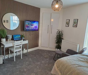 1 bedroom in a house share to rent - Photo 1