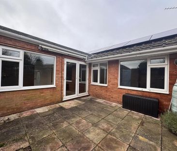 2 bedroom semi-detached bungalow to rent - Photo 6