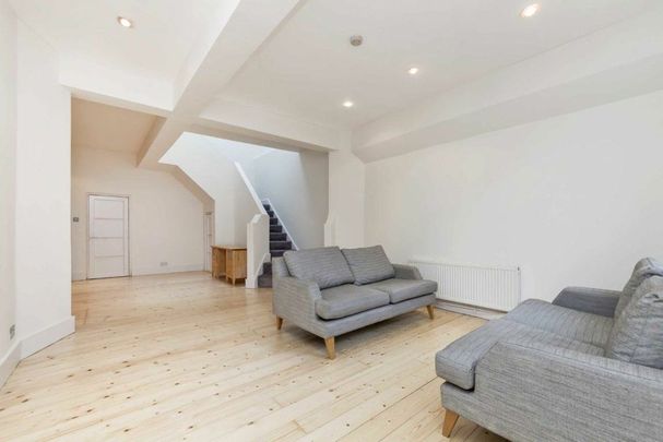 Holland Park Mews, Notting Hill, W11 - Photo 1