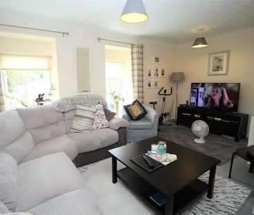 FLAT 1 Chestnut Court, - Photo 3