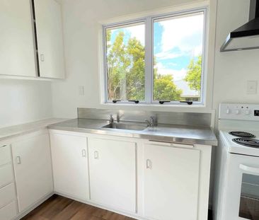 Sunny, Living in a Great Meadowbank Location - Photo 4