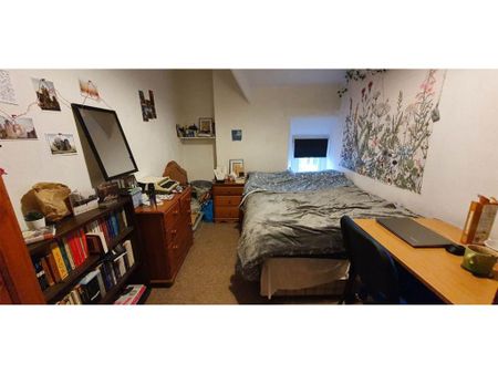 3 bedroom flat to rent - Photo 3