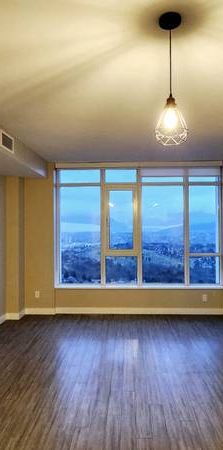 2 bed 1 bath AC apartment with ocean & mountain views @ Metro - Photo 1