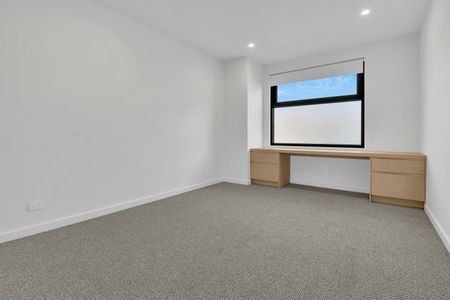 1F Sydenham Street, Moonee Ponds VIC 3039 - House For Rent | Domain - Photo 4